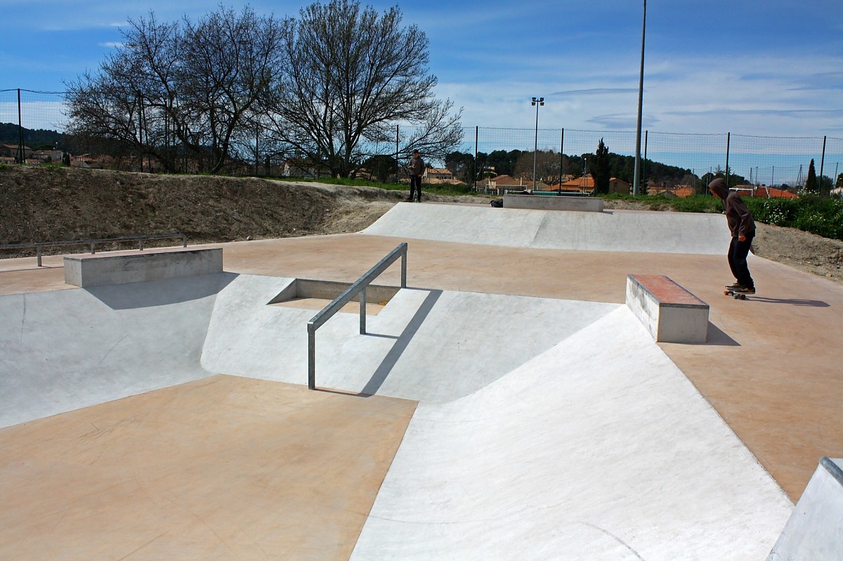 Simiane-Collongue skatepark